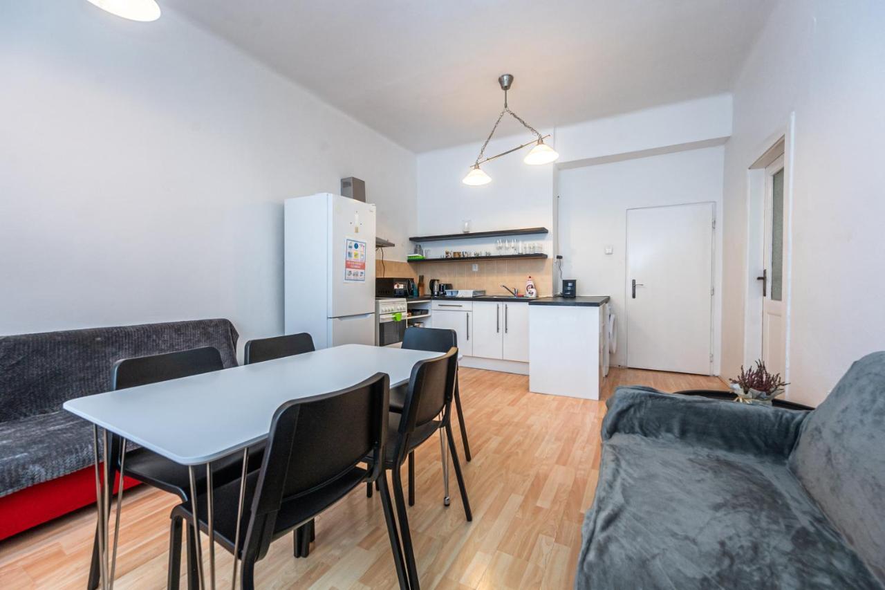 Apartments Safarikova 18 Prága Kültér fotó